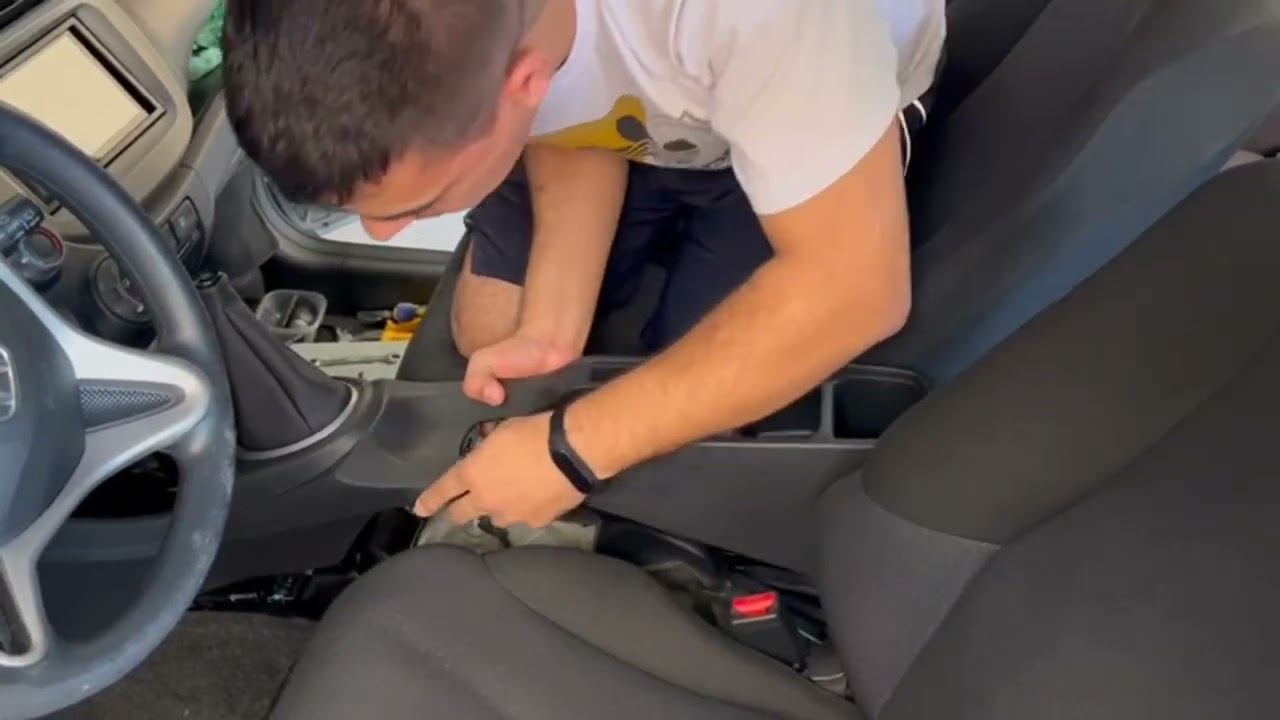 Como ajustar o freio de mão - Honda Fit 2009 - 2014