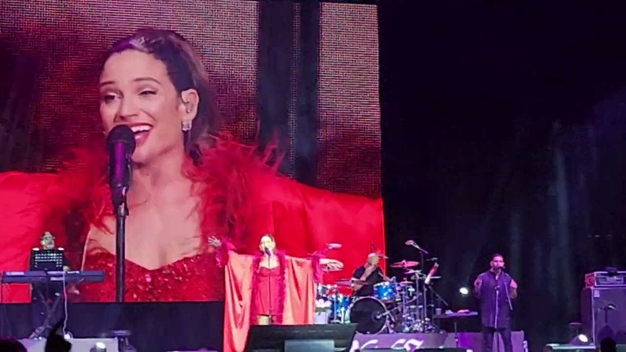 Natalia Jiménez - Sueños Rotos Live ( Coca-Cola Music Hall Puerto Rico Agosto 20,2022)