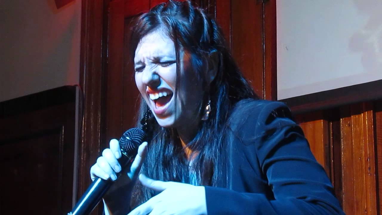 ROMINA PUGLIESE/ DESCONFIO/ (Adriana Camaño)