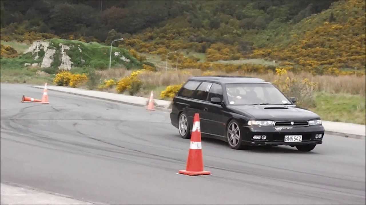 Subaru Legacy autocross crash!