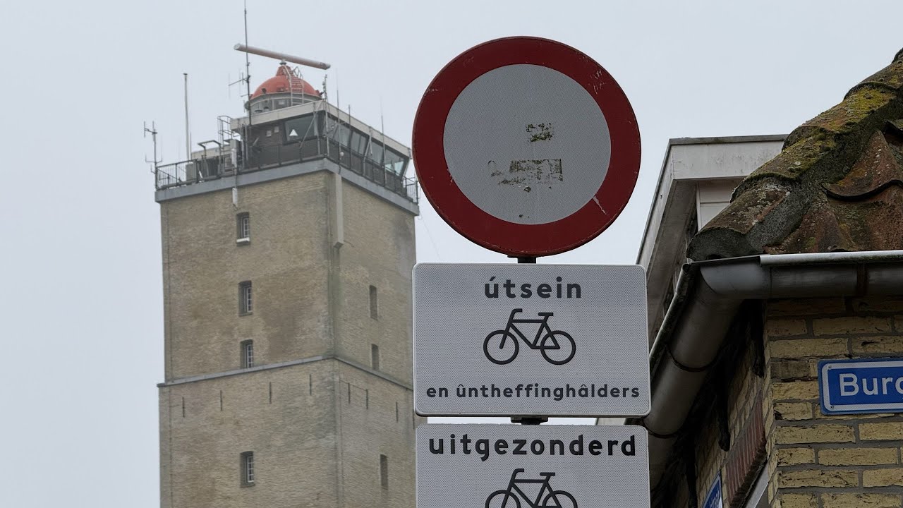 Worden verkeersborden straks tweetalig? 