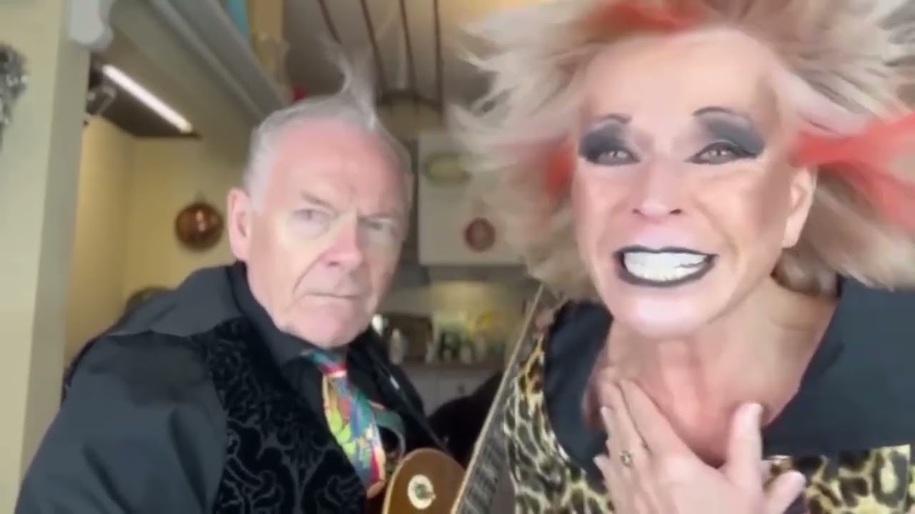 Toyah & Robert Sunday Lunch - Happy Halloween!