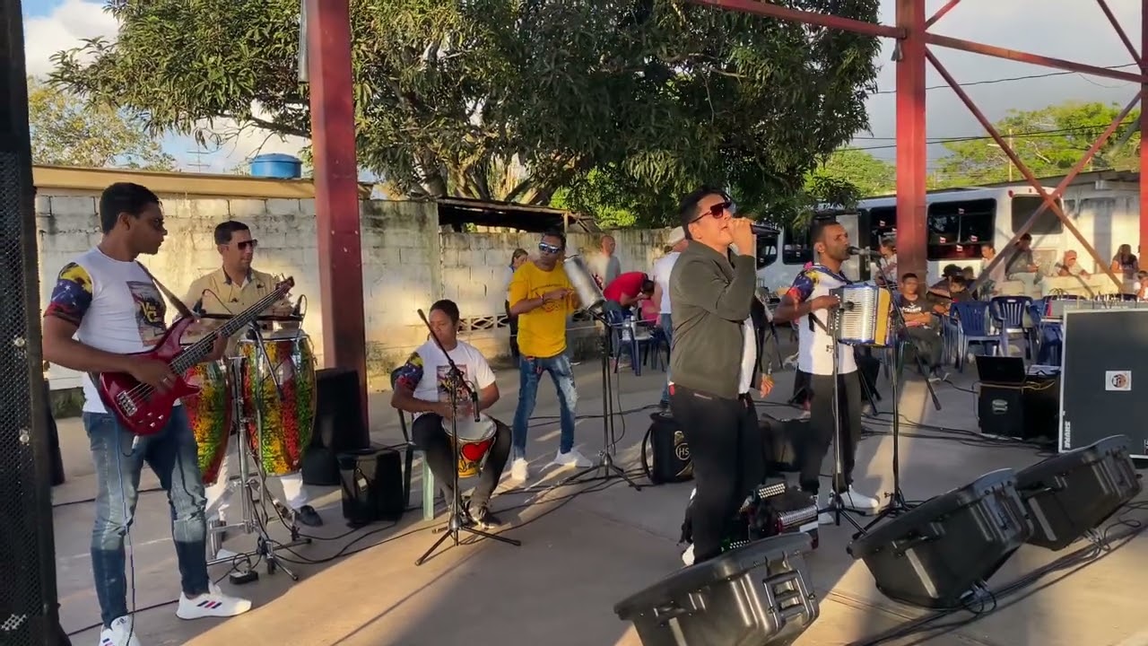 Andres Martinez - Vamos a Llegar / En Vivo - VALLENATO CRISTIANO