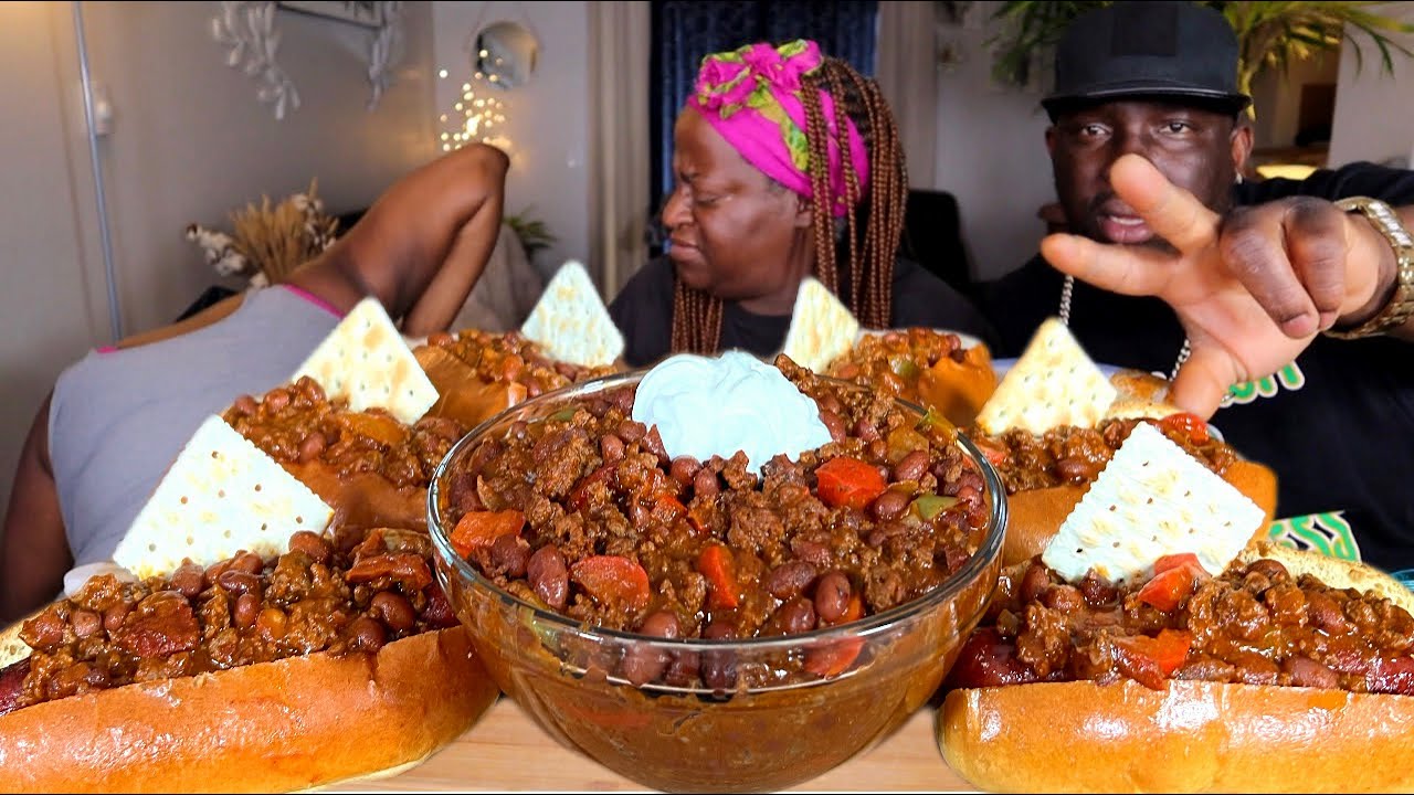 NANAS KANSAS CITY STYLE CHILI | CHILI CHEESE DOGS| MUKBANG EATING SHOW!