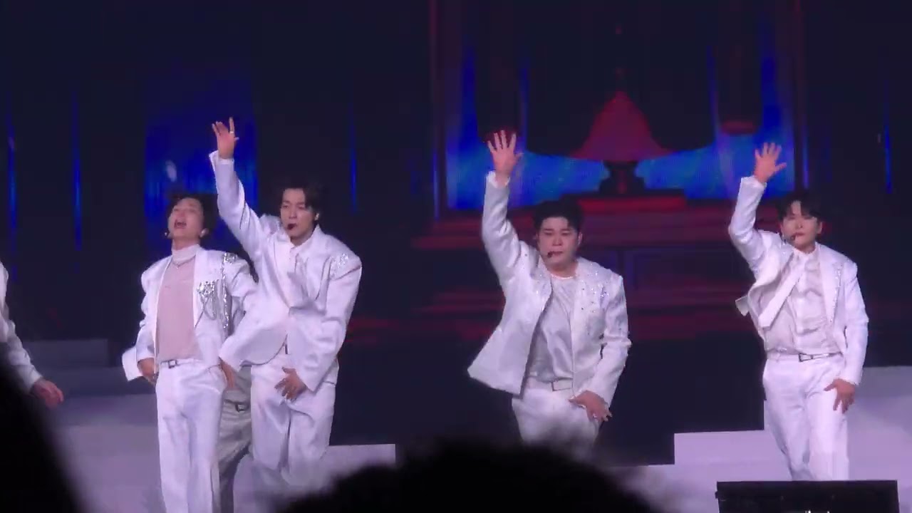 2026.01.25 Super Show 10 Super Junior - Black Suit