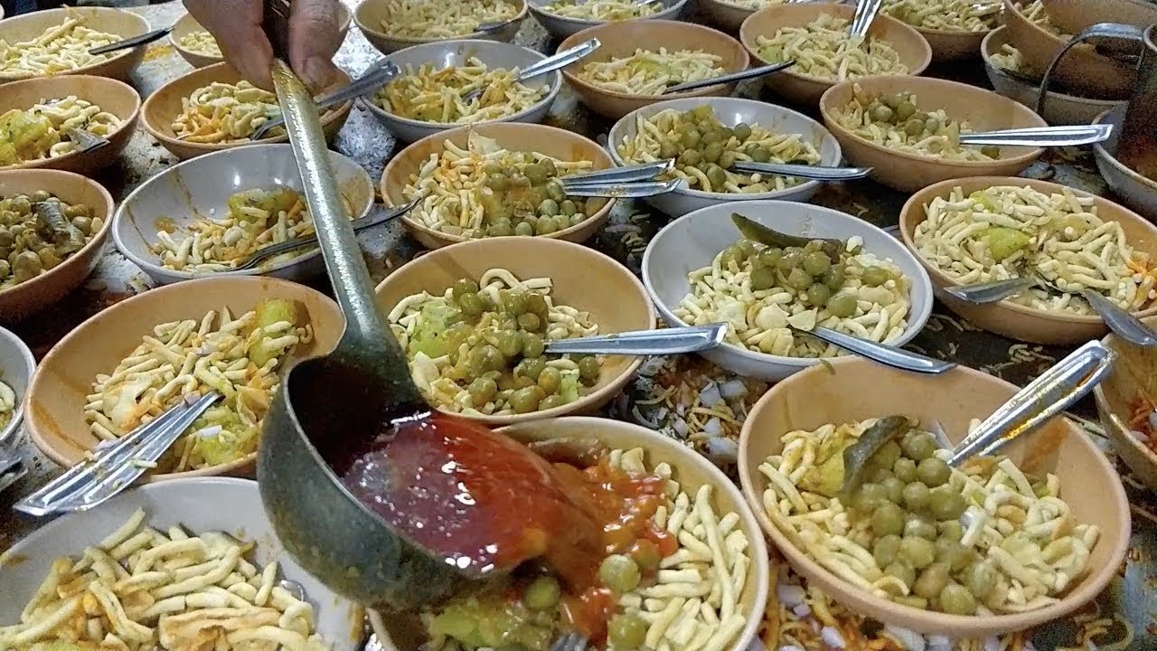 King of MISAL PAV | 500 PLATES of Misal Pav Every Day | Indian Street Food