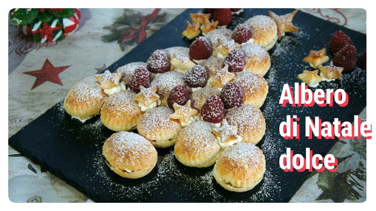 Albero di Natale dolce di pasta sfoglia