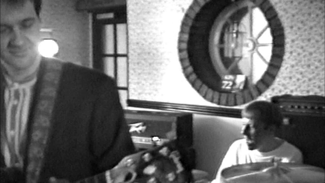 Dr Lewis & The Rock Samples - Red House (Queens Hotel, Cefn Mawr, 1995)