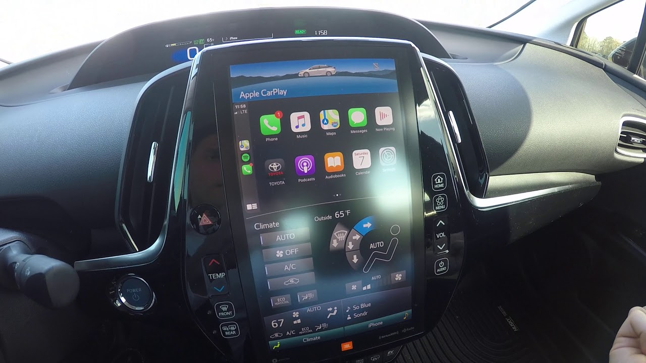2020 Toyota Prius Prime Apple car play brief preview