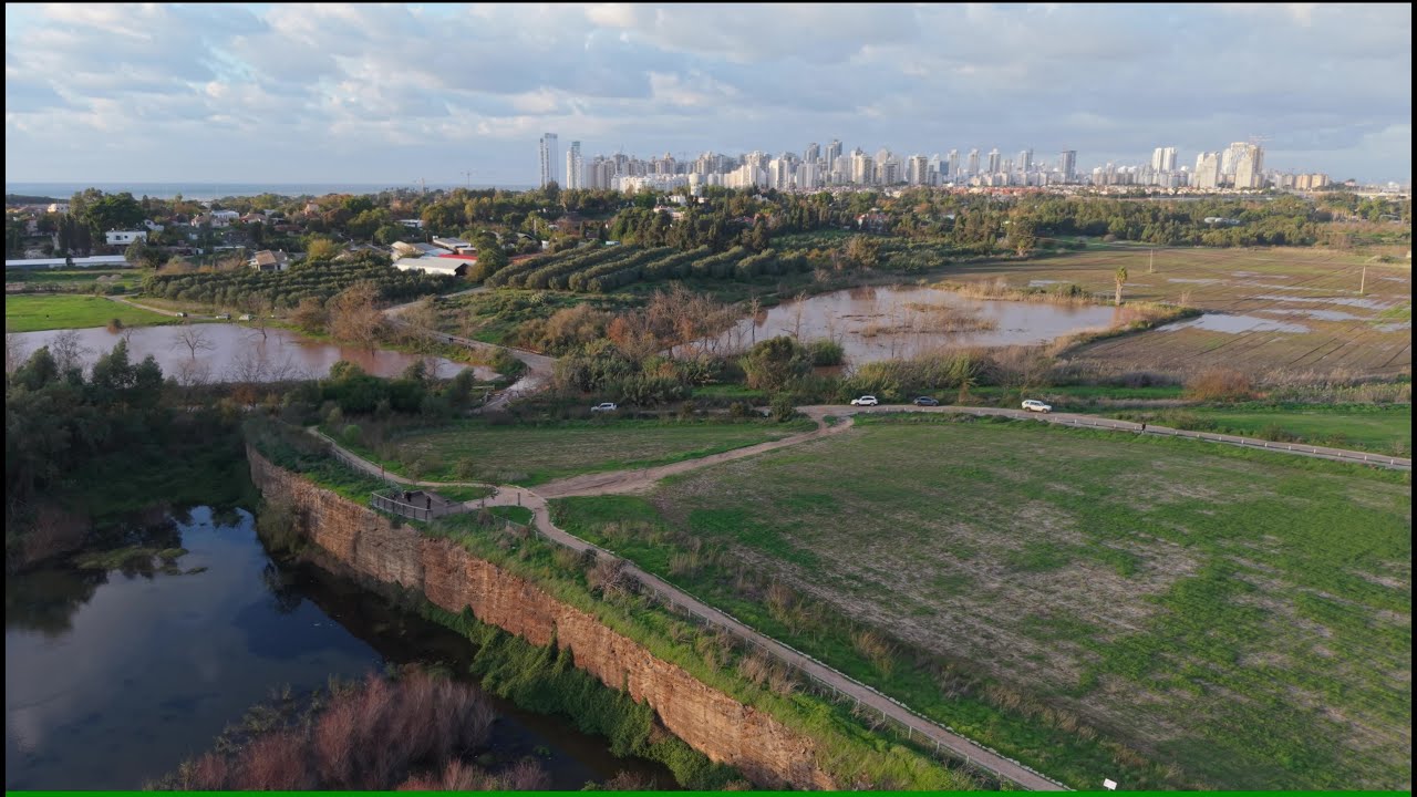 The Sharon winter swamp got bigger !  Udim Yakum Poleg floods - ביצת החורף גדלה באודים יקום פולג