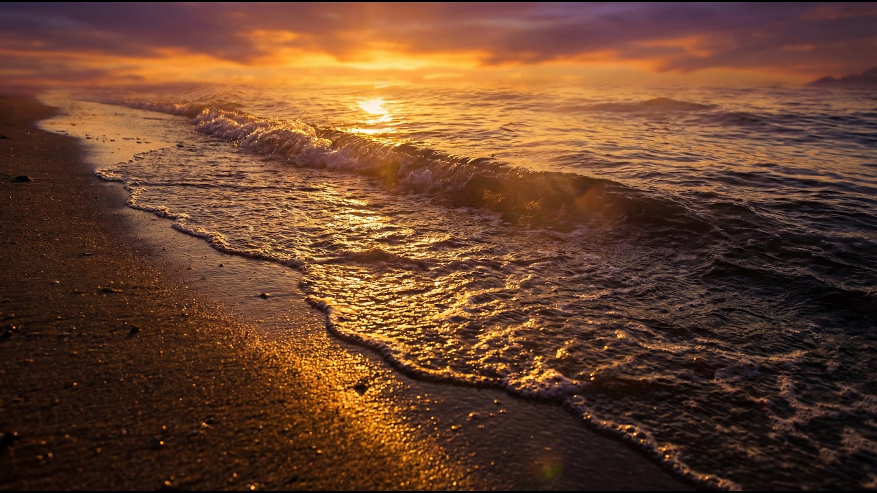 Golden Ocean Waves at Sunset – Relaxing ASMR for Peace