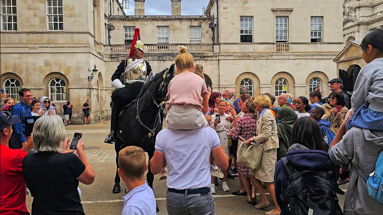 SIGNS WORKING! GUARD SHOUTS AT ZOMBIE TOURISTS TO GET OUT OF THE WAY at Horse Guards!