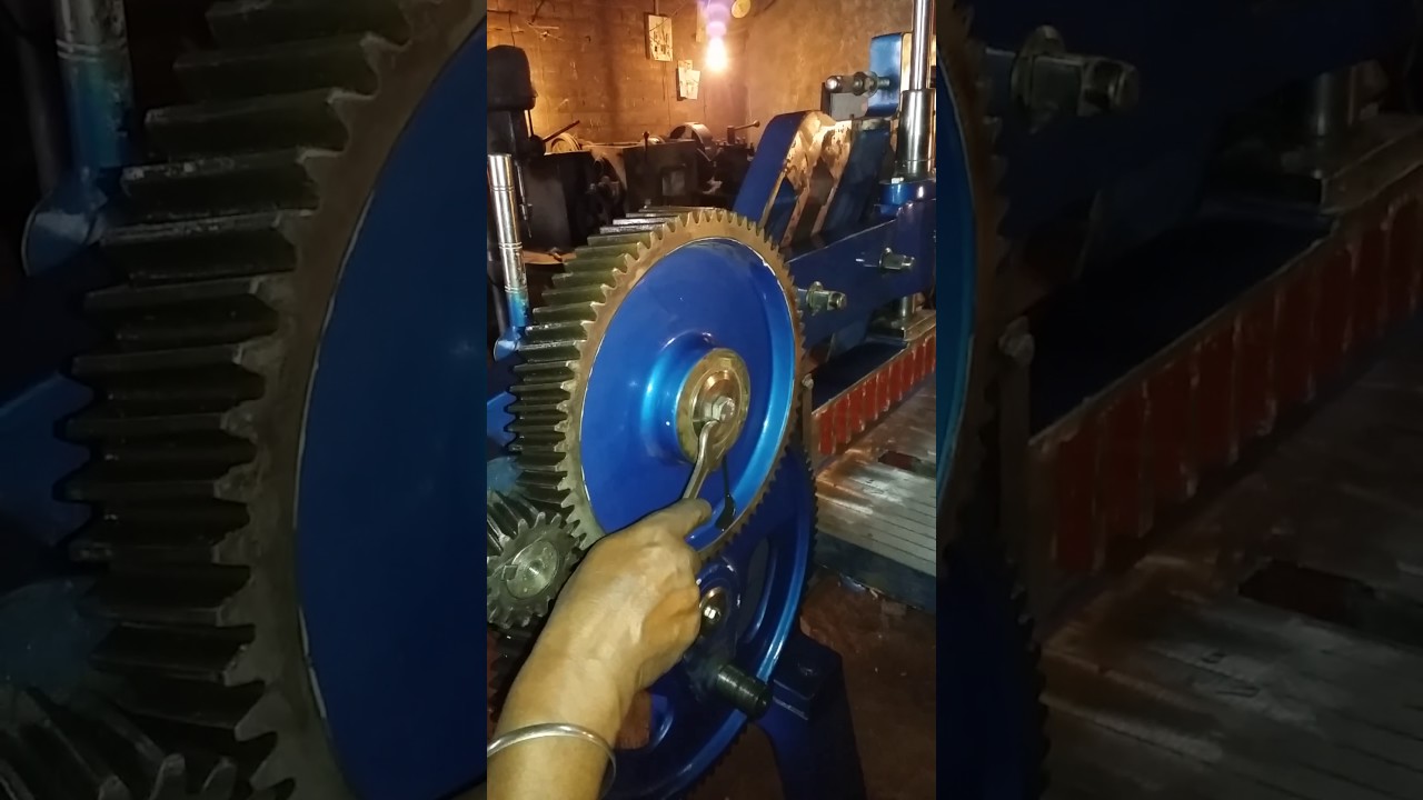 Dismantelling & Assembling(PART 1) of 'ROYAL' Brand Ordinary Paper Cutting Machine