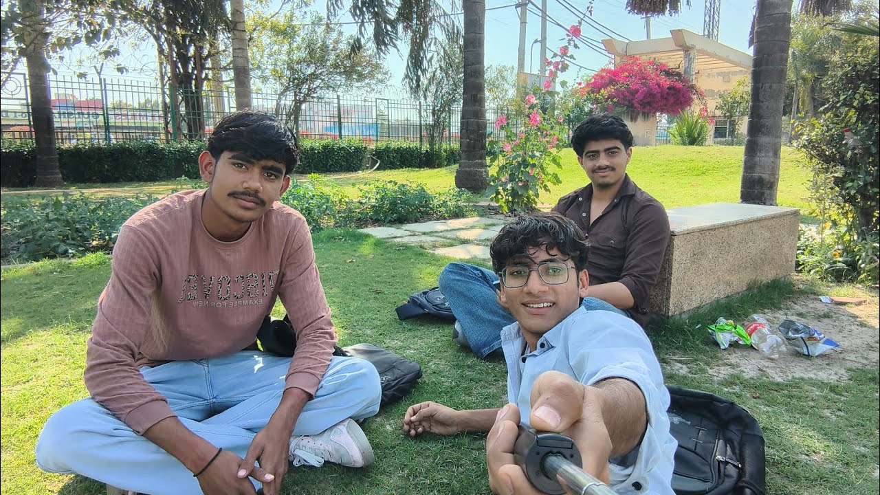 Making memories with college friends 🫂🫂