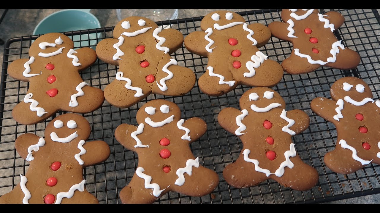 KMCmas: Making Gingerbread Cookies for the first time!