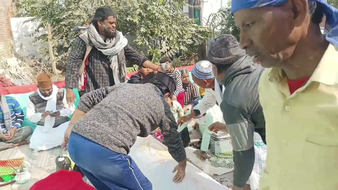 Bharwari kaushambi Anjali Wale Baba ka salana uski fatiya hai aur London hai bad namaj Johar 
