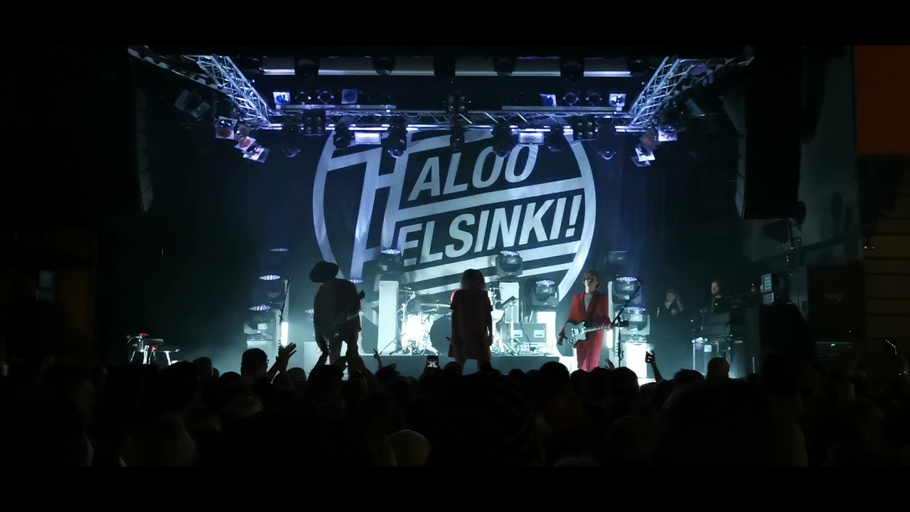 Haloo Helsinki! - Foliohattukauppias/Reiviluola - Himos Areena 27.11.2021