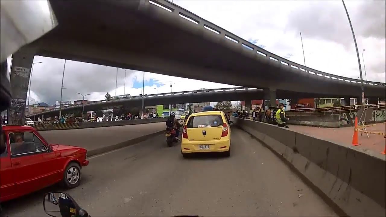 2 Bogotá-Colombia. Av 68 de la calle 17 sur, hasta el barrio Venecia.