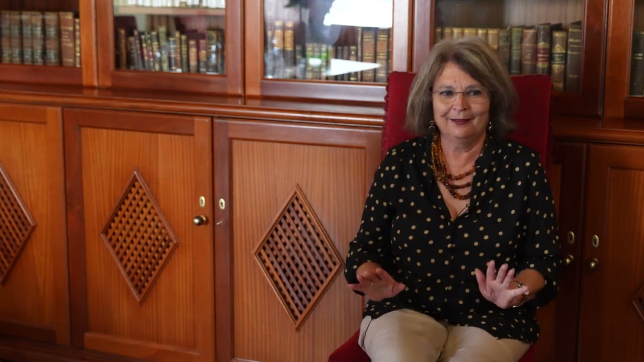 Elvira Roca Barea