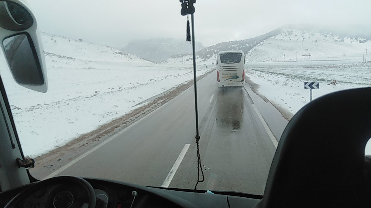 منطر خلاب بنغمة اطلسية و تساقط الثلوج في الطريق الربط بين صفرو و بولمان ❄️🌨️🌨️🌧️