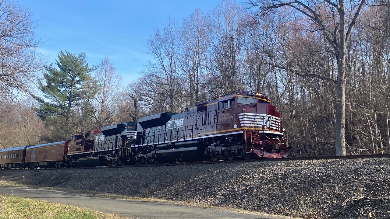 NS 955 OCS with 1231 & 1230 in Markham, VA #trains #norfolksouthern #railroad 