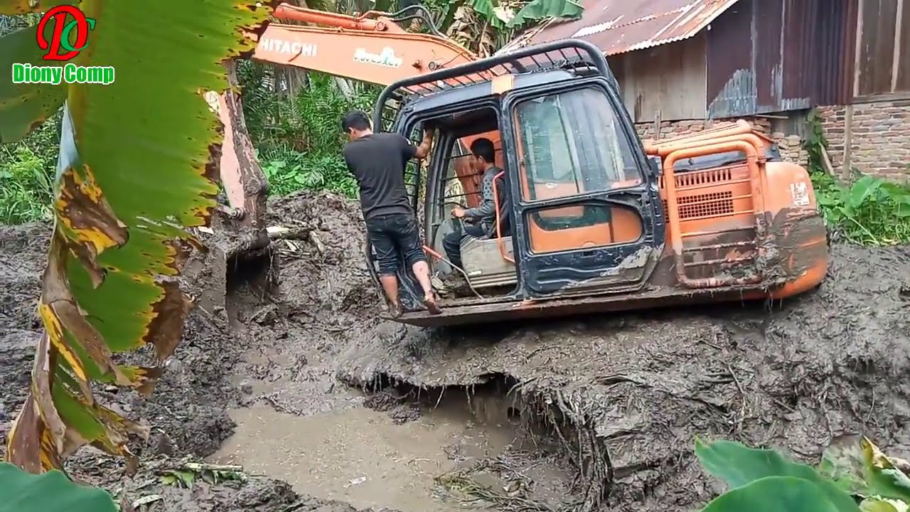 EXCAVATOR | TENGGELAM DAN LEPAS TRACK MAMPU BANGKIT NAIK KE ATAS