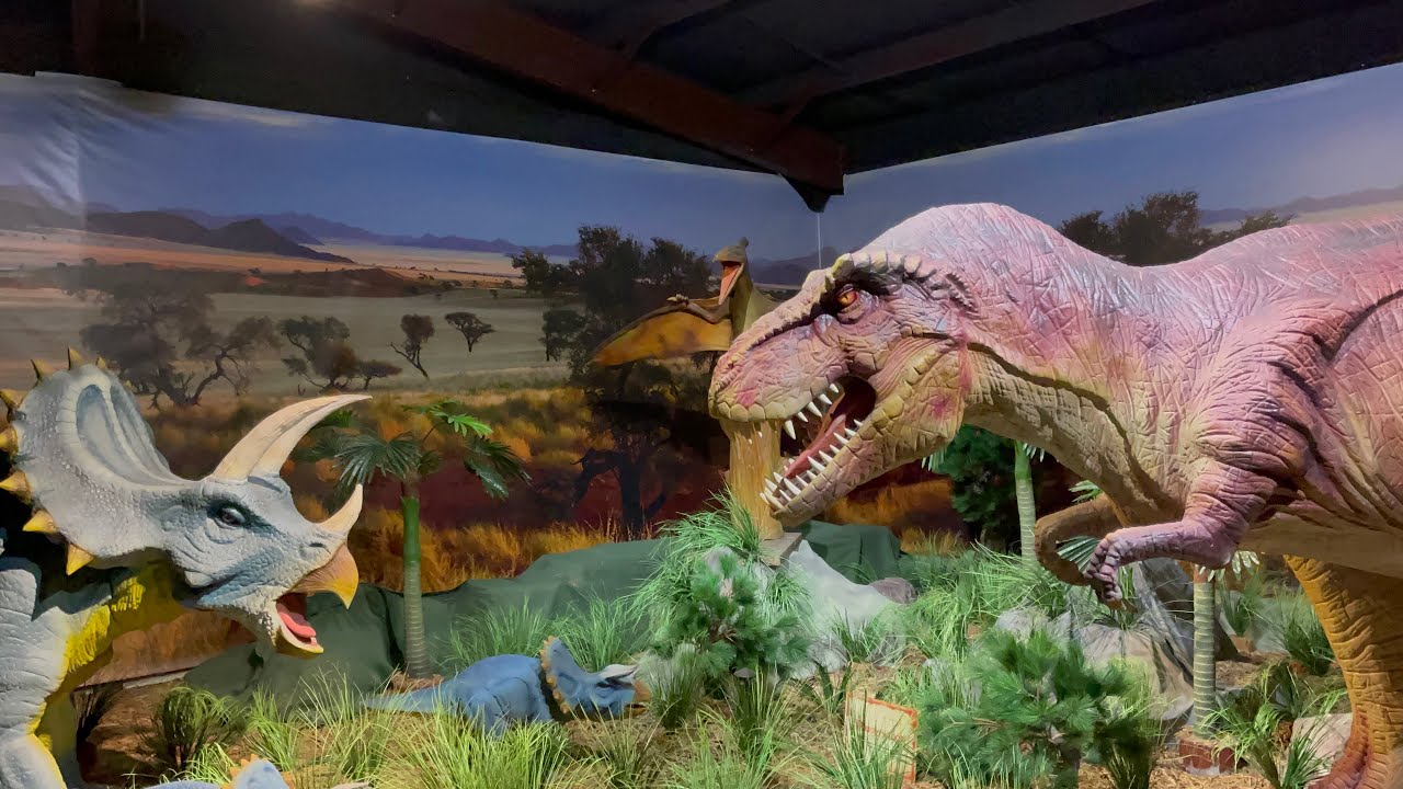 Return to Dinosaur World with Animatronic Dinosaurs 