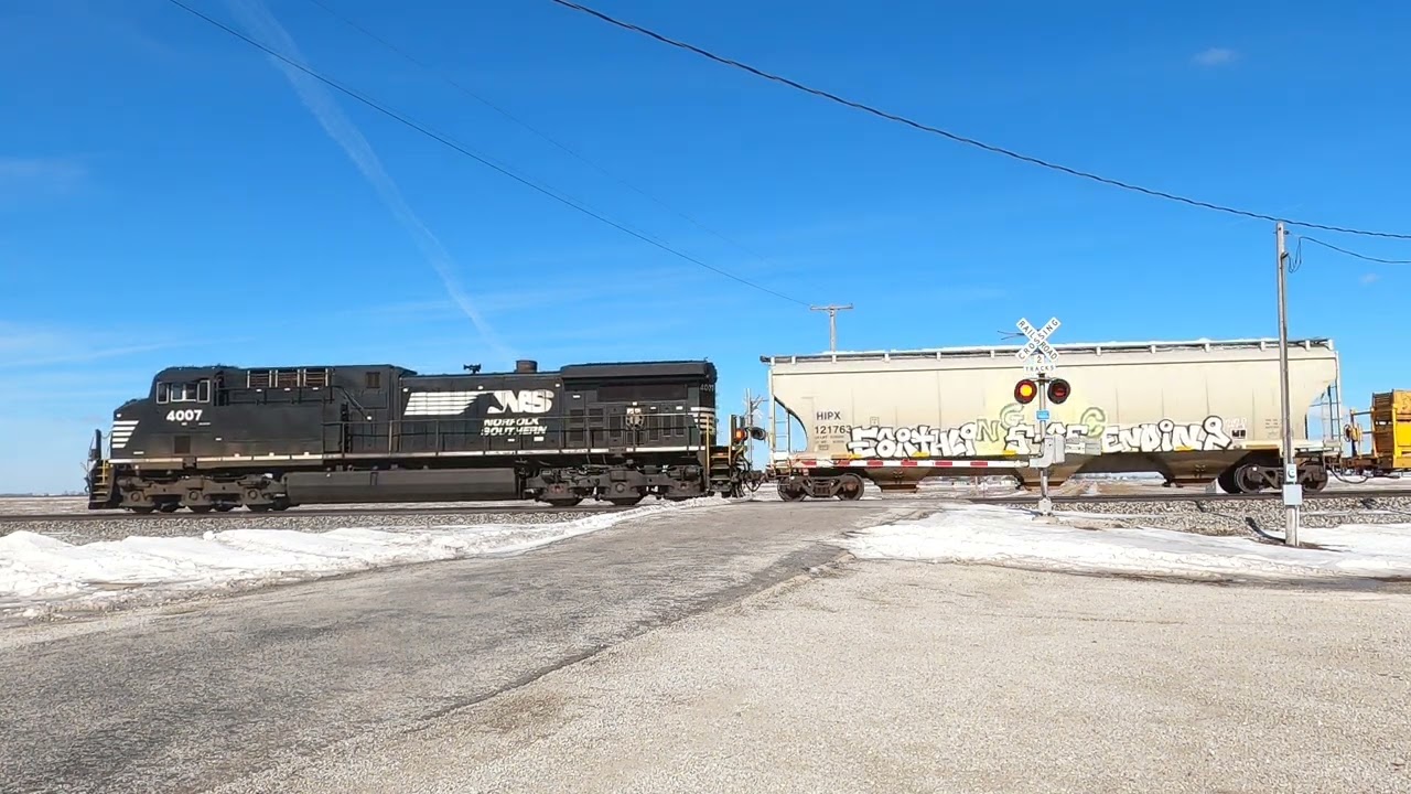 One Unit Wonder, Norfolk Southern 4007 west, Ivesdale, IL