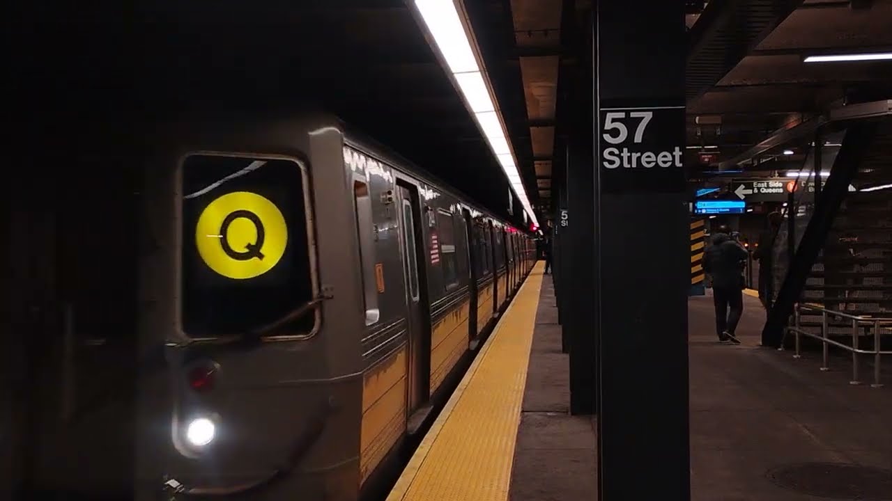 R68 #2846/#2818 (Q) via 6 Av arriving at 57 Street 