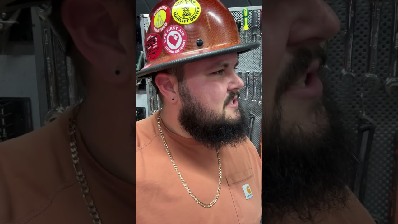 Roscoe NEEDS them to know! #breadstickricky #rickyandtheboss #roughneckroscoe
