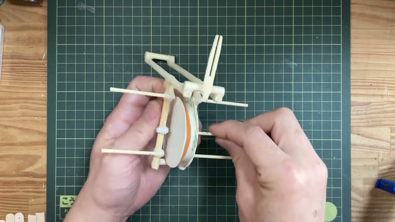 100均のミルク泡立て器を使ったチェビシェフリンク機構2足歩行ロボの作り方