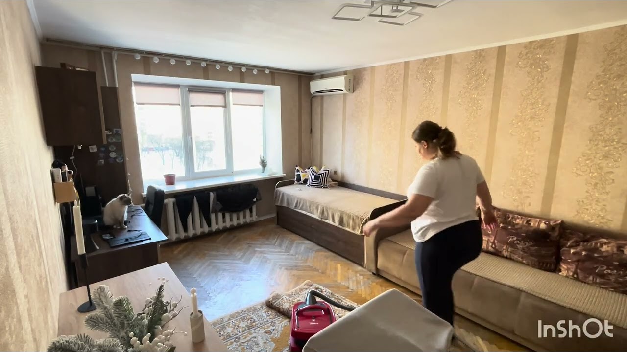 Прибирання в однокімнатній квартирі. Мотивація до прибирання! Що зберігається в дивані? 