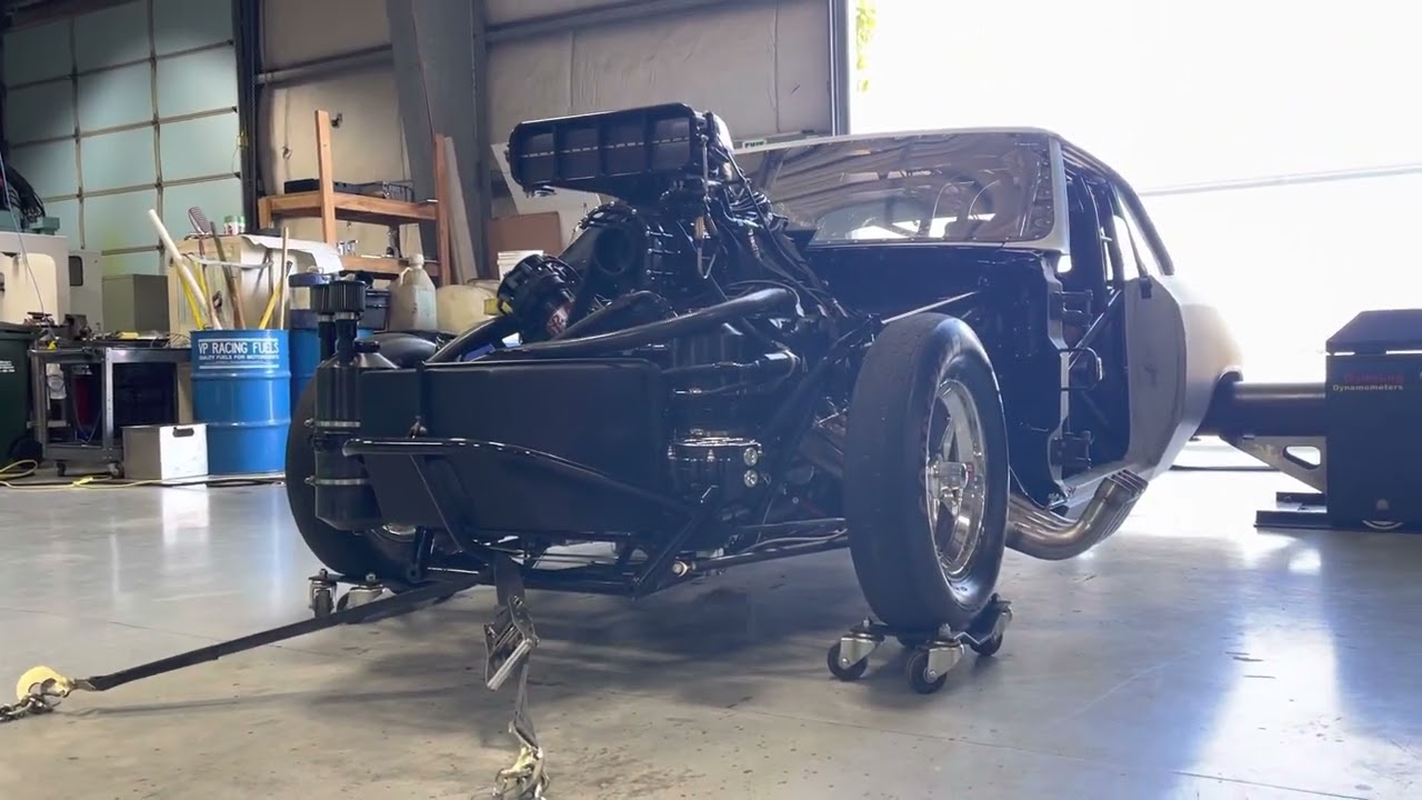 500ci all aluminum blown injected hemi on alcohol scatters itself on the dyno!