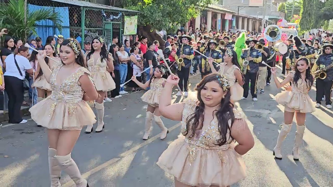 San Vicente's Music Sound/ ELENCO de Cachiporristas y Excelente Interpretación Musical. 