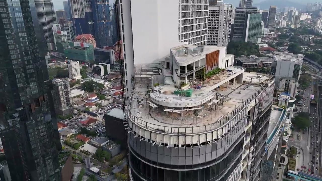 Investing in KL's Skyscrapers: Is Golden Crown Residence Your Best Bet? 投资吉隆坡摩天大楼：金悦公寓是您的最佳选择吗？