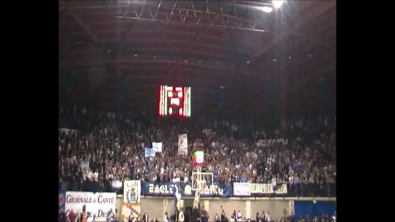Cantù-Maccabi: il tifo del PalaDesio
