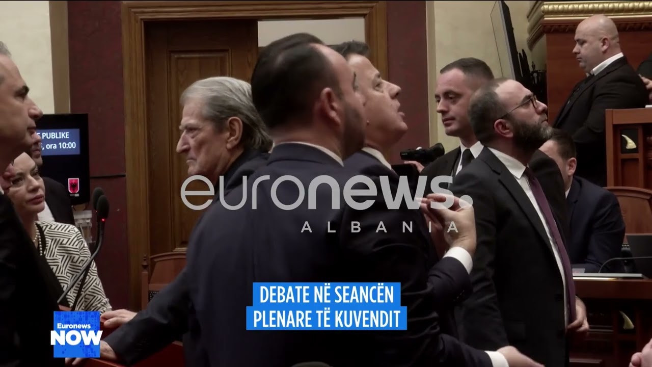 Tensione në Kuvend!Deputetët e PD bllokojnë foltoren! Aktivizohet garda