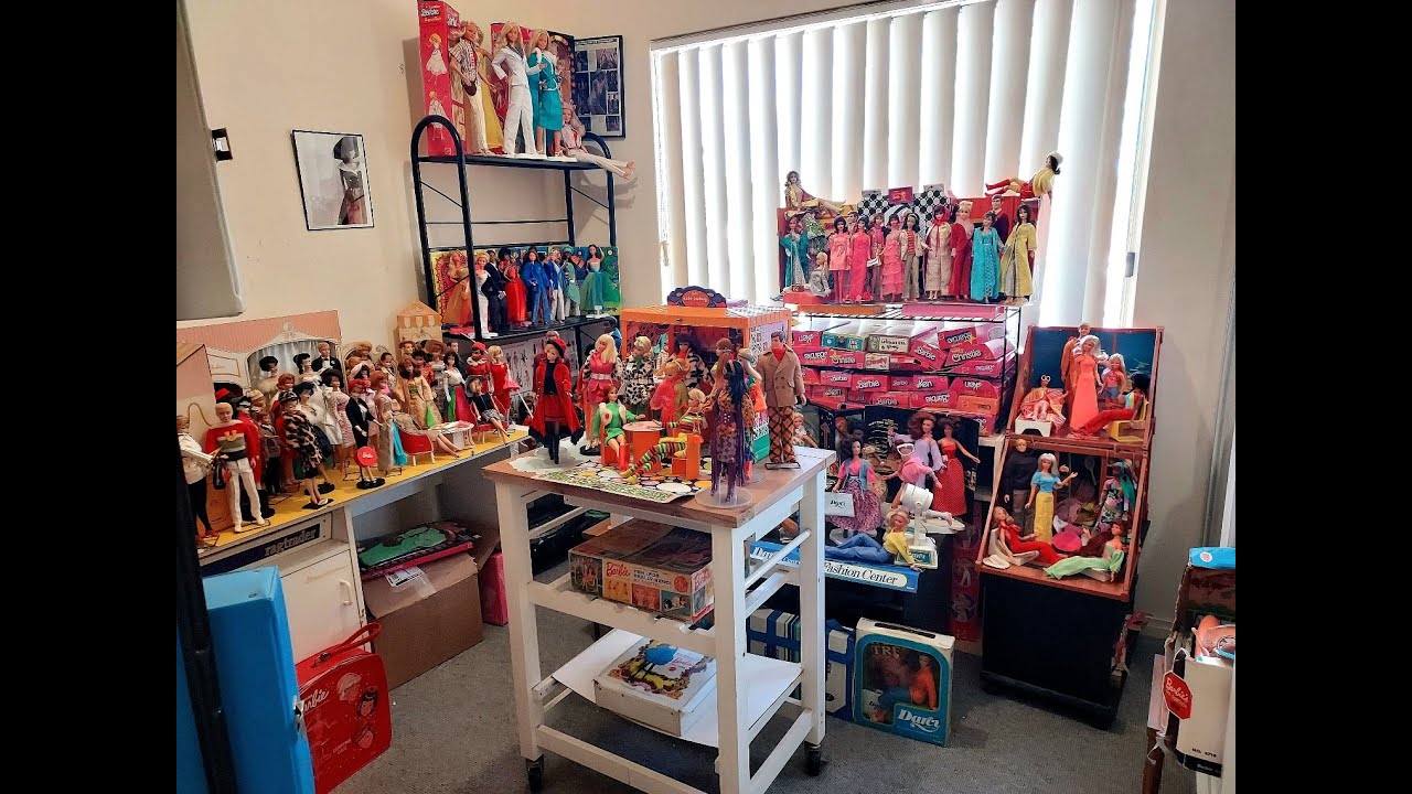 My refurbished Dolly Room- The Grand Tour!!!! VINTAGE BARBIE & MORE!