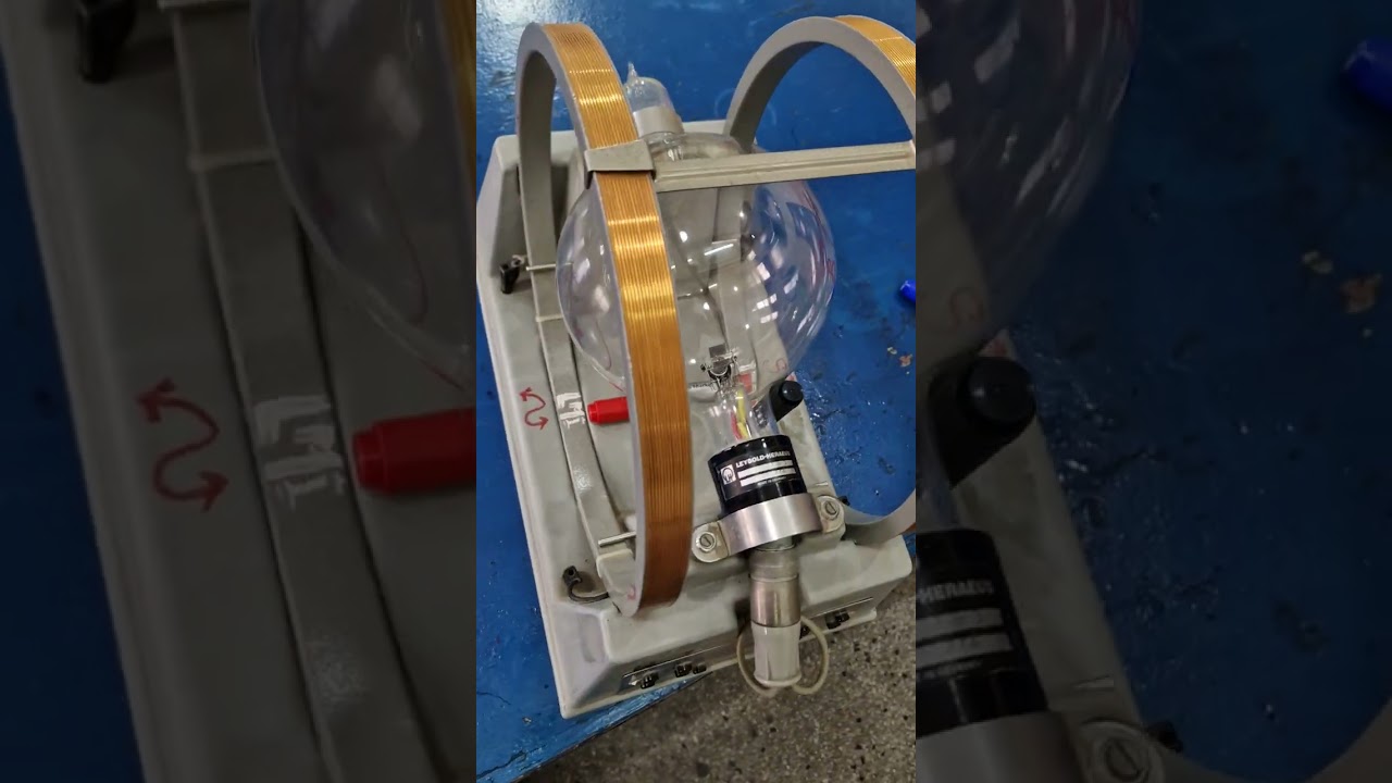 Bobine d Helmoltz . Deflexion magnetique 