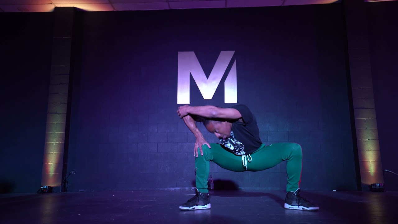 Fikshun I MOB HQ Curtain Call (Front Row)