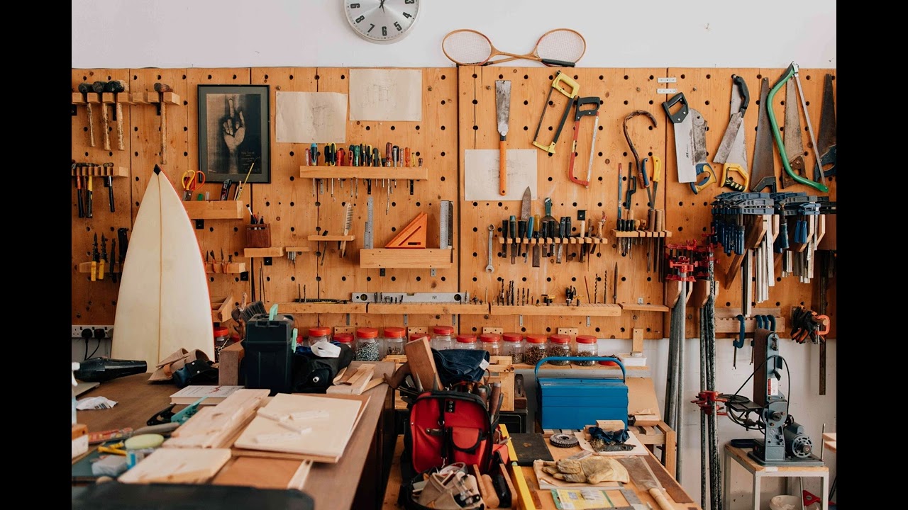 Declutter Your Garage: 7 Pro Tips for a Tidy Space