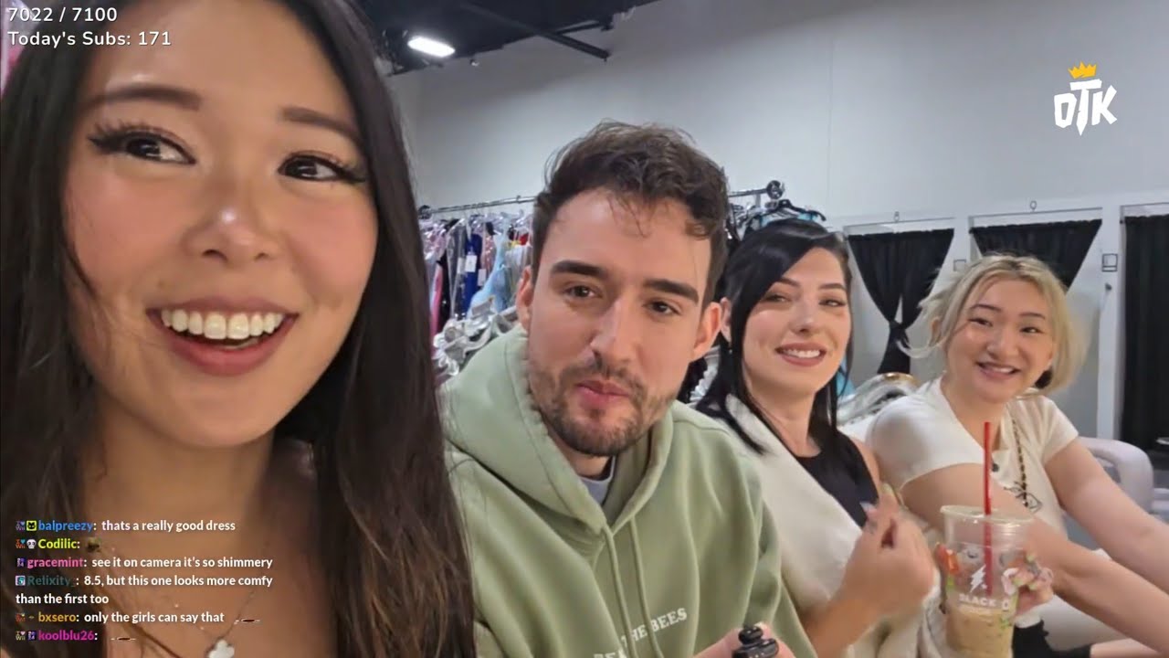 [Nov 23, 2025] HELPING EXTRAEMILY DRESS SHOP FOR STREAMER AWARDS ⭐️ W/ JULIAKINS & ASHWEY