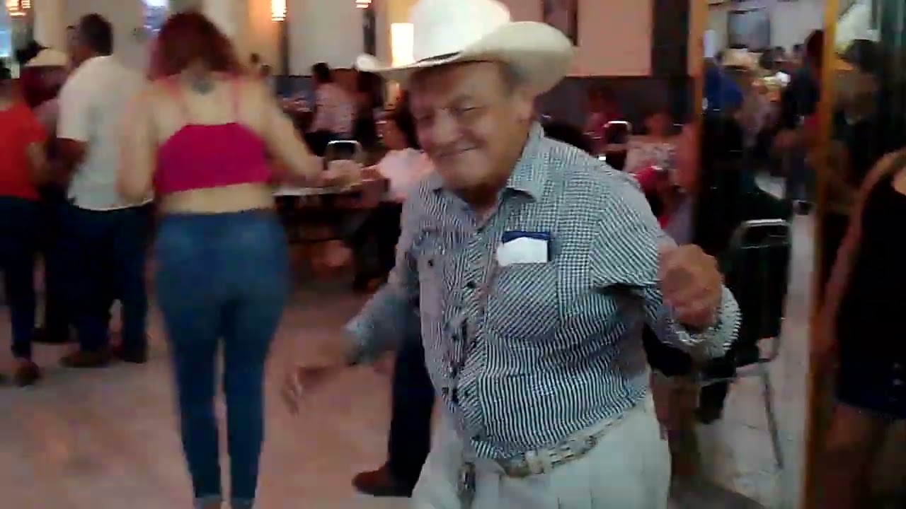 baile en exalarys de Monclova con la tropa colombiana