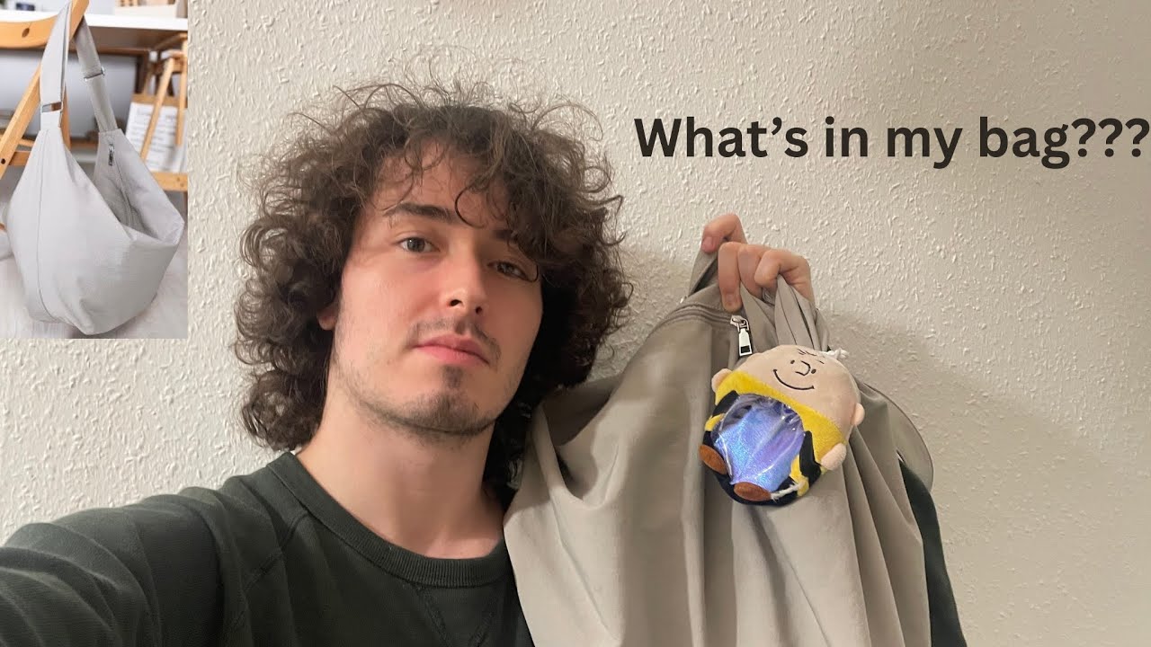 ASMR What's In My Bag? / АСМР Что в моей сумке?