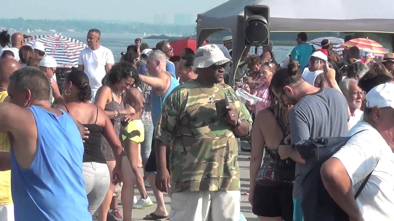 Salsa En Orchard Beach, Bronx N.Y. 8/16/15. 3 of 3