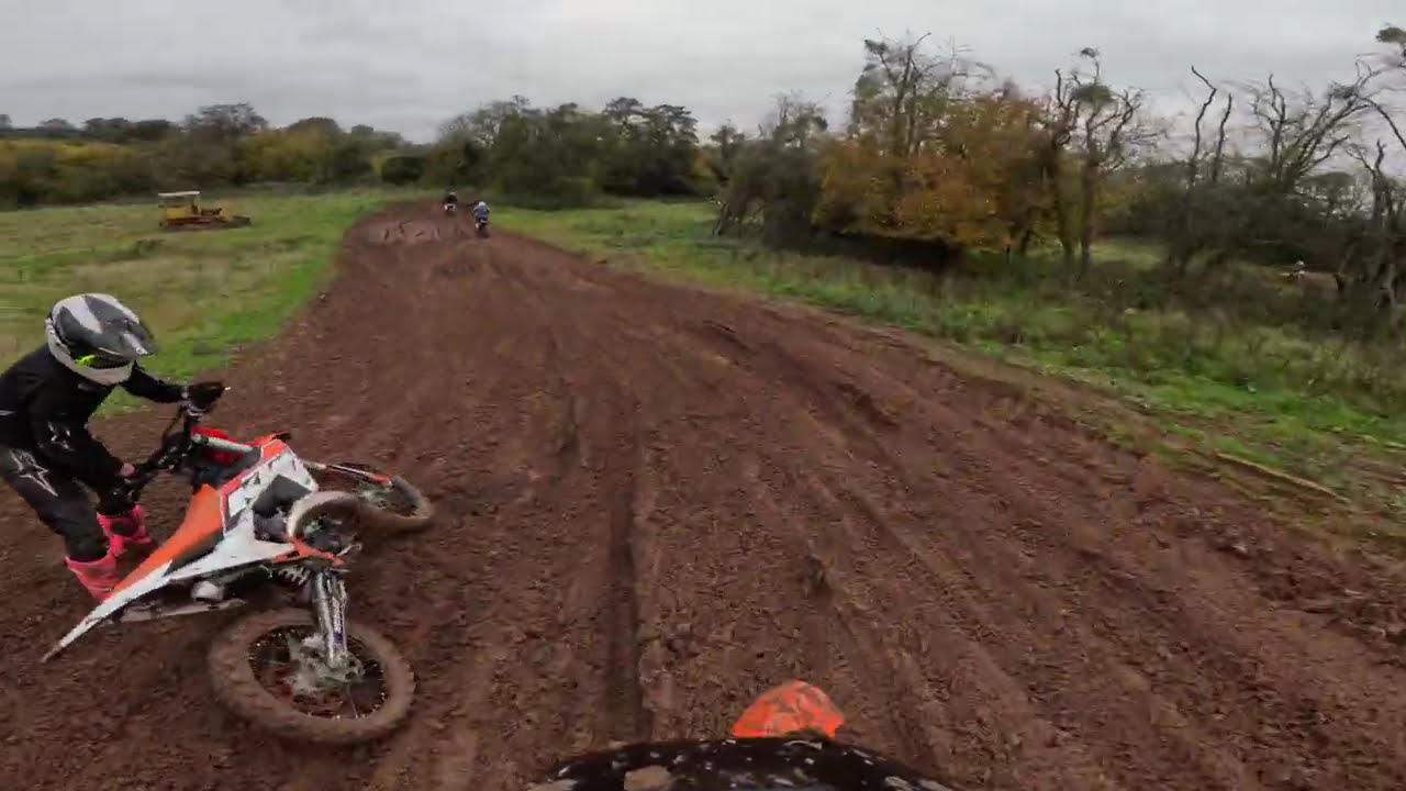 bromyard moto parc 2nd november 2nd session novice