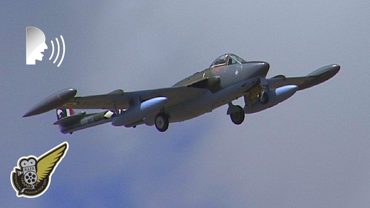 de Havilland Venom Jet Fighter - Fast & Low