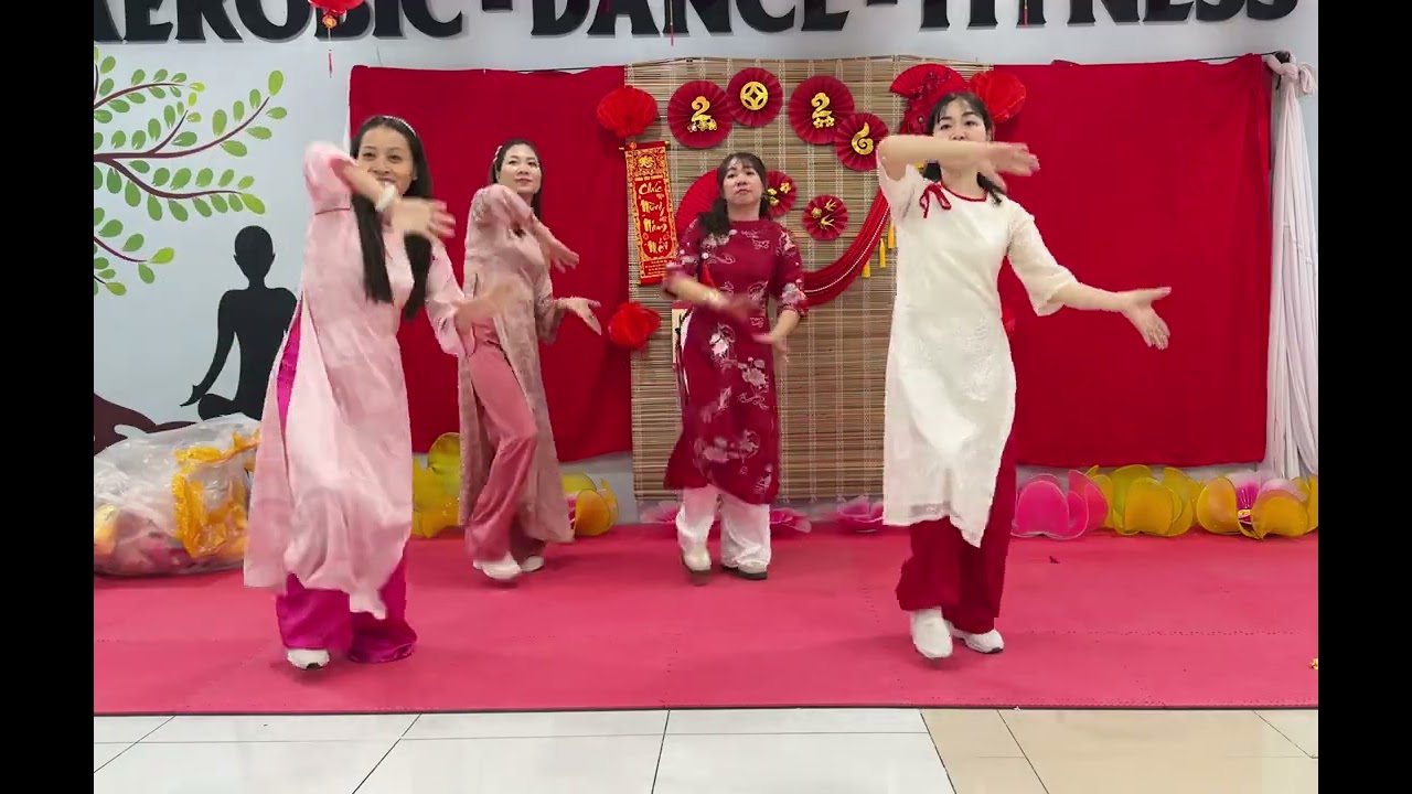 Múa Nụ cười xuân 