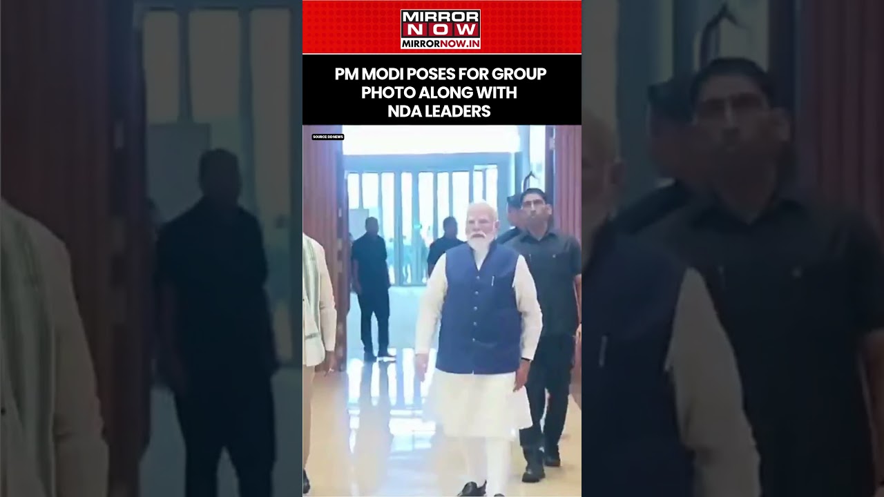 PM Modi Poses For Group Photo Along With NDA Leaders At Bharat Mandapam #shorts