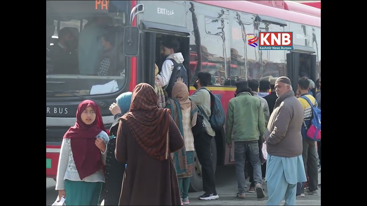 Huge Rush on Smart City, SRTC Buses amid Transporters' &lsquo;Chakka Jam&rsquo;